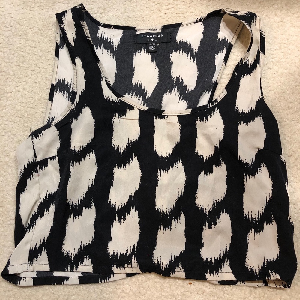 Urban Outfitters Black and Off-White Crop Top